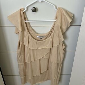 Cute Layered Cabi Top.